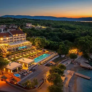 https://spa-wellness-hotel-pinia.primorje-gorskikotar.com